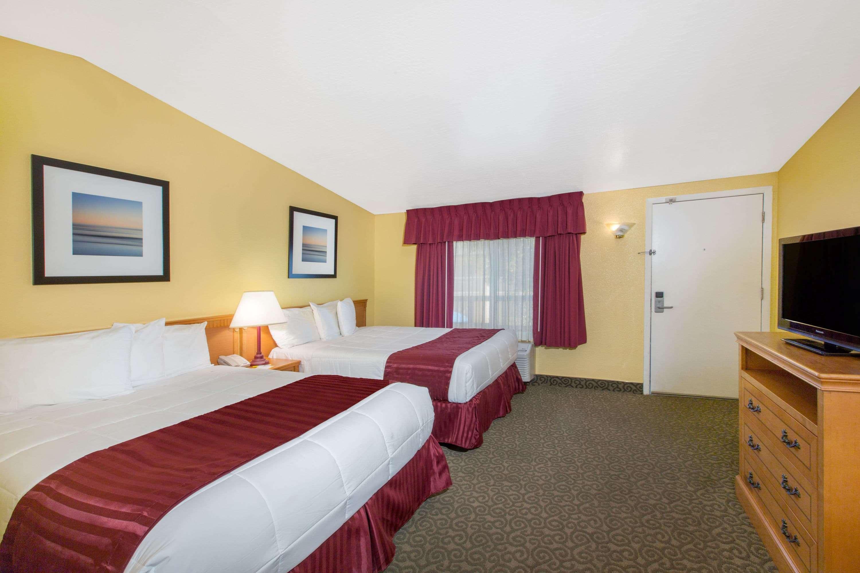 Days Inn By Wyndham Redwood City Zewnętrze zdjęcie