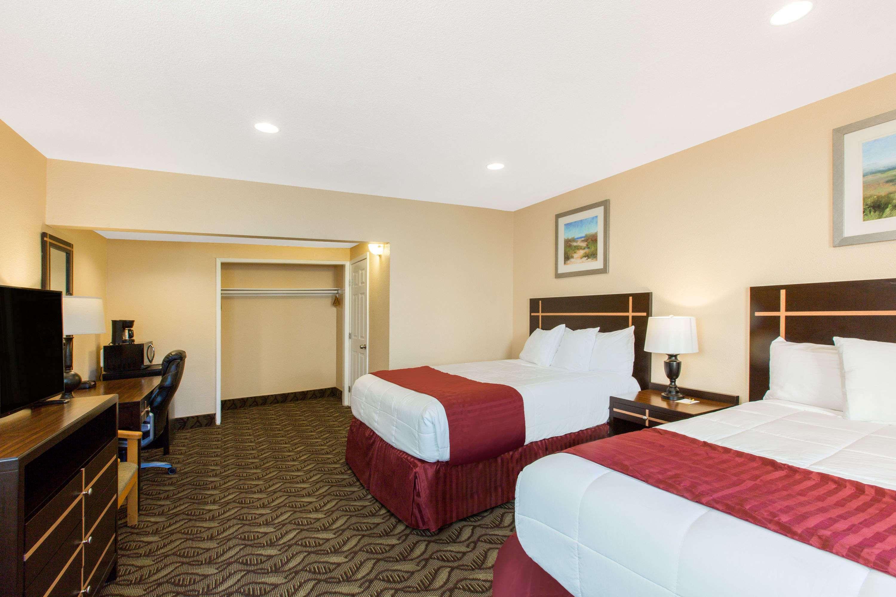 Days Inn By Wyndham Redwood City Zewnętrze zdjęcie
