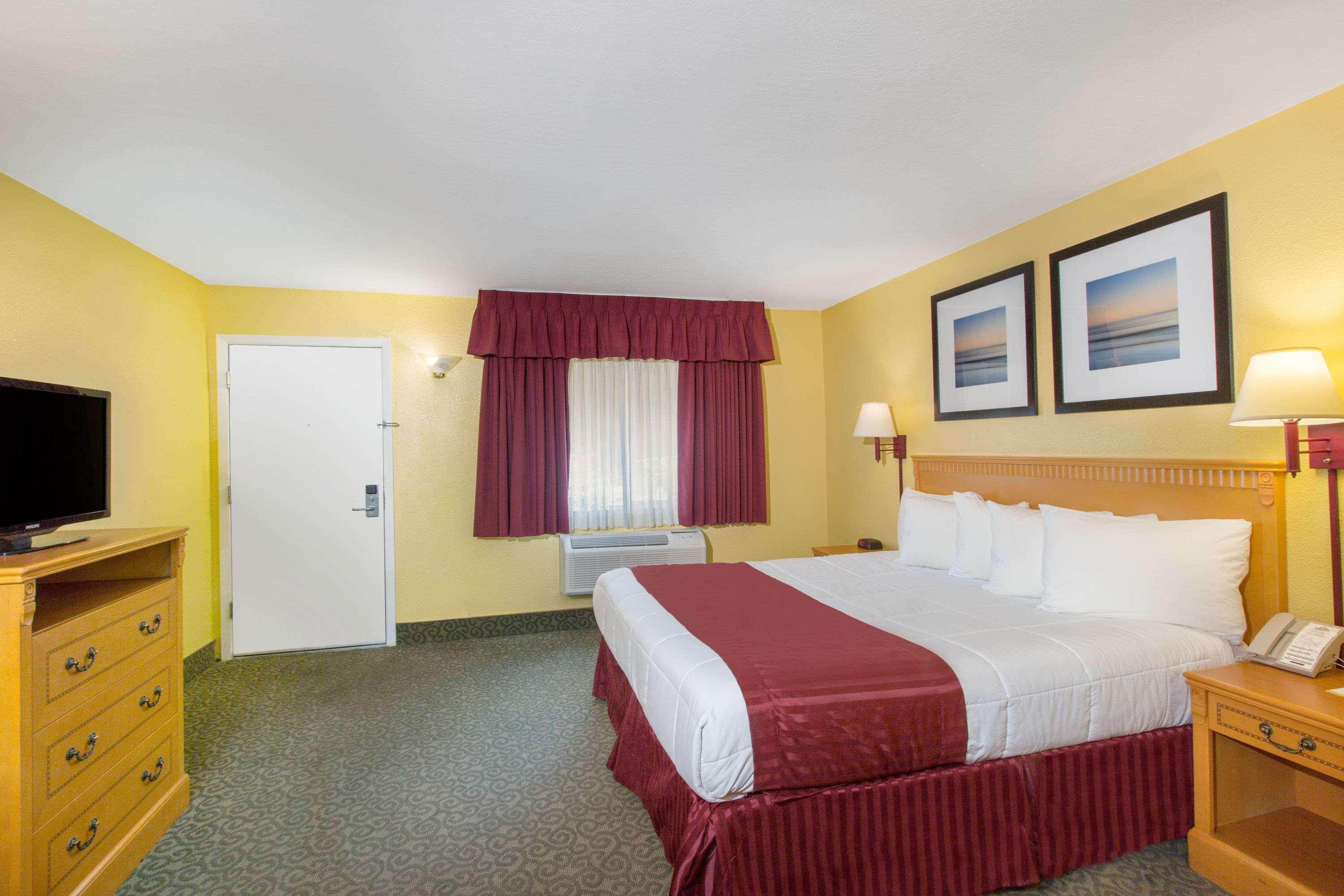 Days Inn By Wyndham Redwood City Zewnętrze zdjęcie