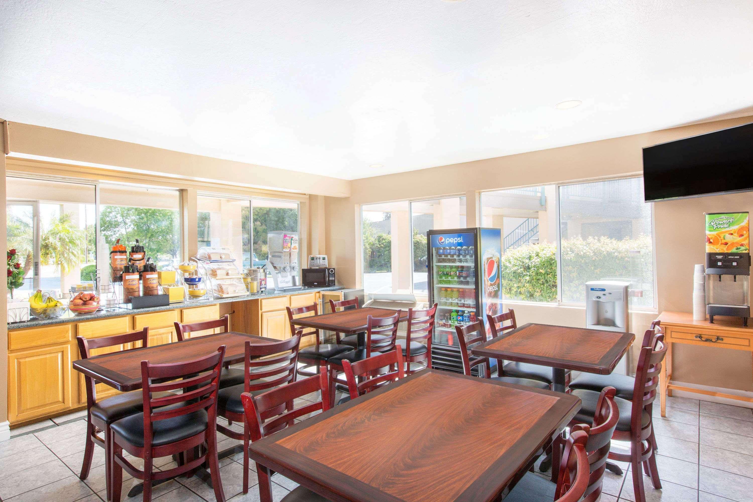 Days Inn By Wyndham Redwood City Zewnętrze zdjęcie