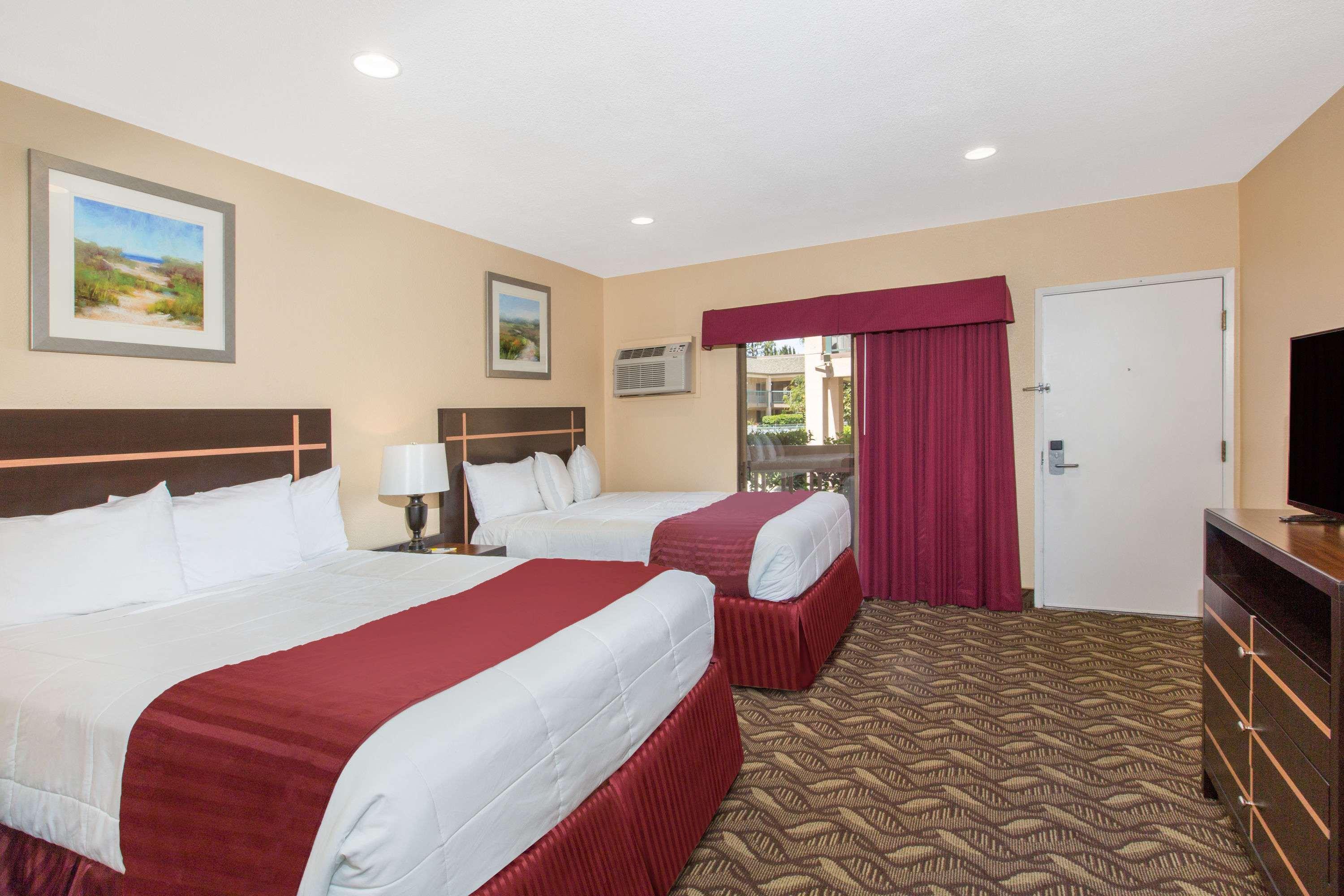 Days Inn By Wyndham Redwood City Zewnętrze zdjęcie